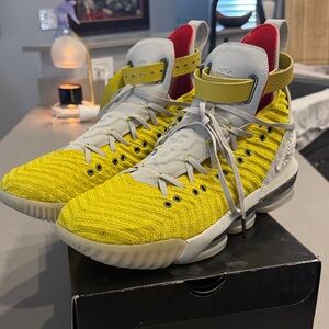 Nike LeBron 16 Harlem Stage